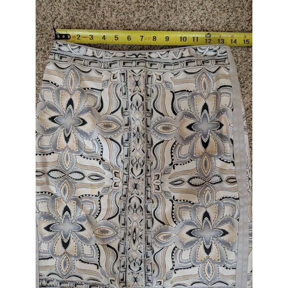 White House Black Market Pencil Skirt Womens 4 Studded Floral Career Classic - Picture 6 of 9